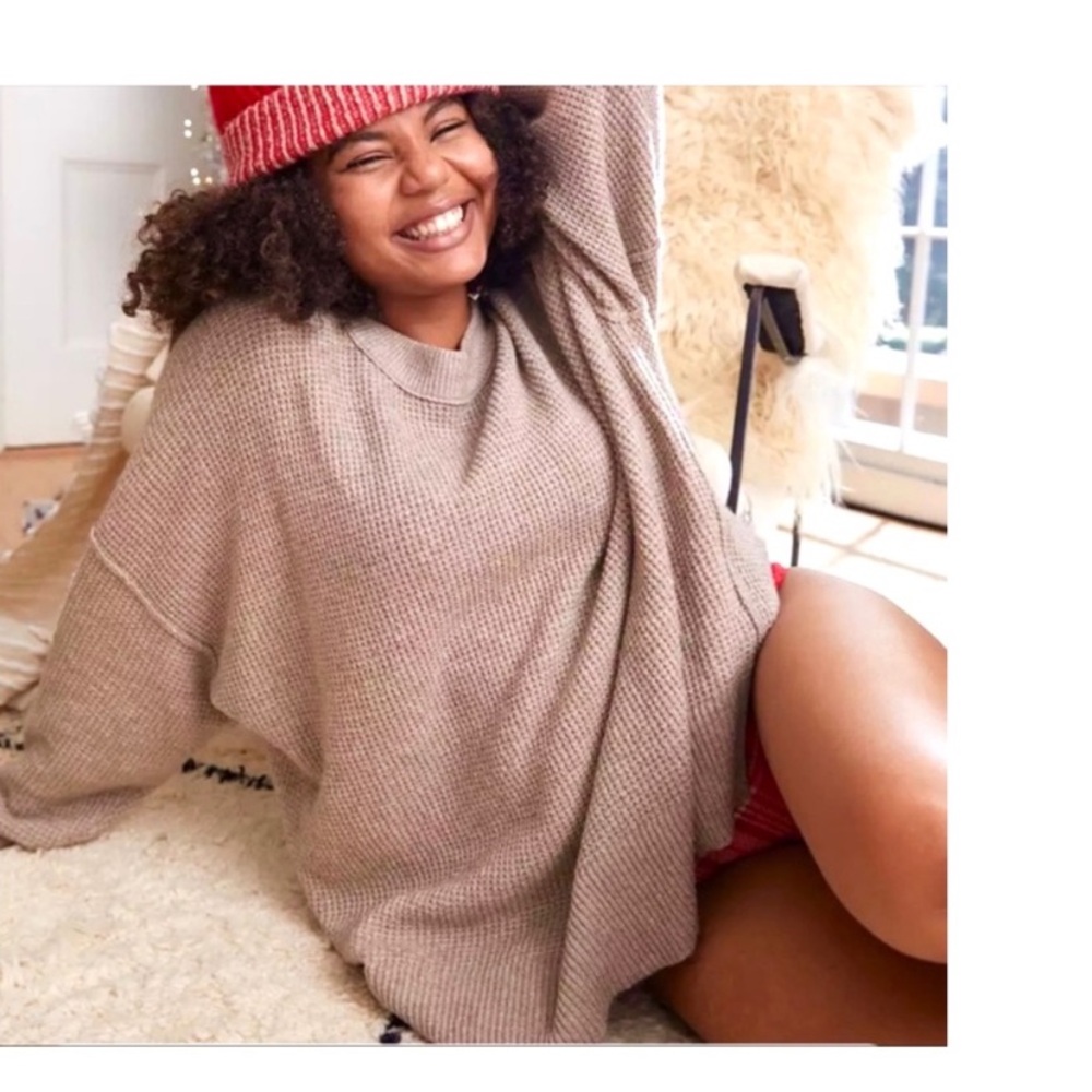 Aerie Waffle Knit Oversized Crew Neck Sweater in Pink Size M